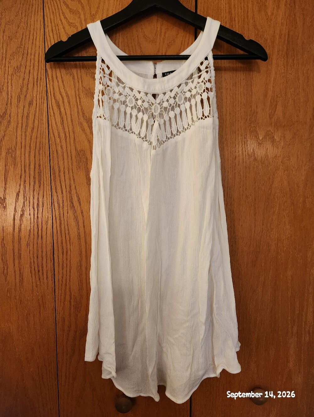 Torrid Sleeveless White Crochet Yoke Camisole Top